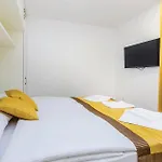Lovely In With Swimming Pool Apartmán Punat
