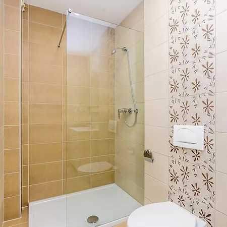 Lovely In With House Sea View Apartmán Punat