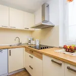 Apartament Lovely In With Swimming Pool Punat