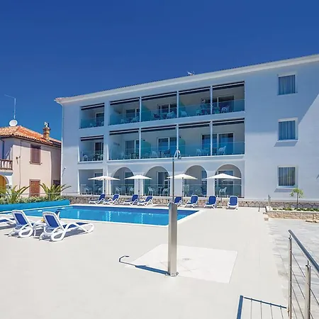 Apartament Lovely In With Swimming Pool *