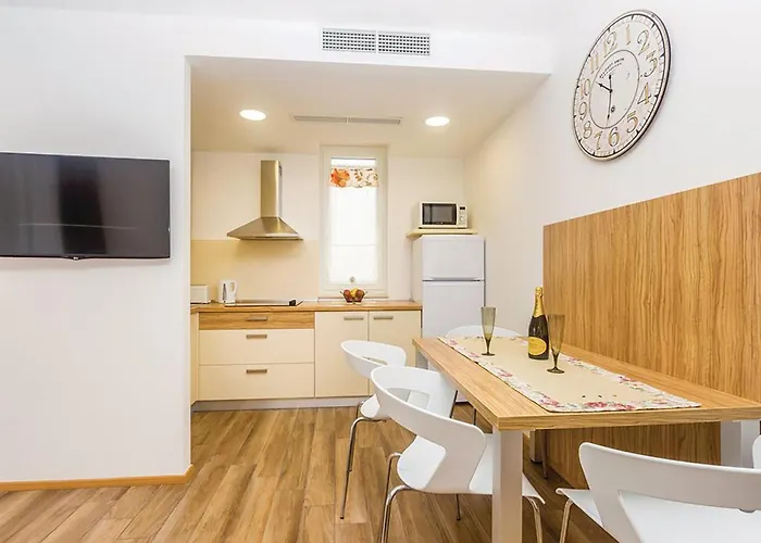 Stunning In With Wifi Apartment