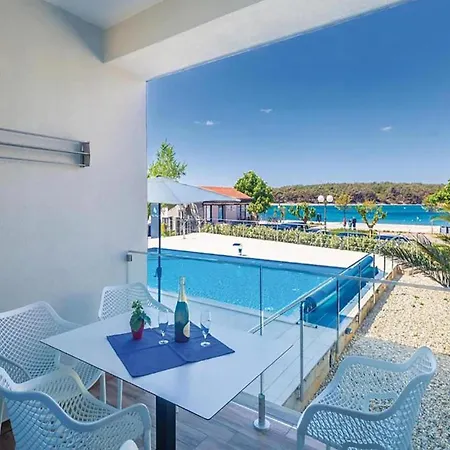 Lovely In With Swimming Pool *