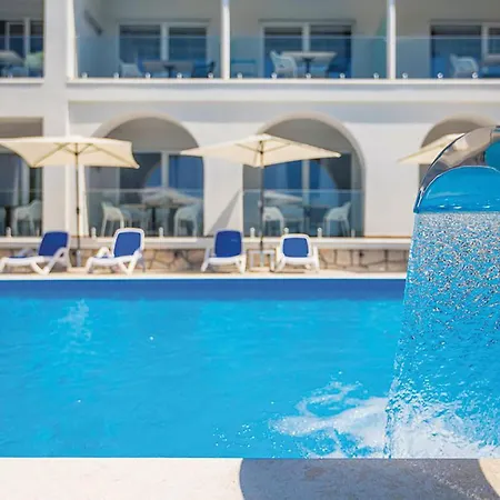 Апартаменты Lovely In With Swimming Pool